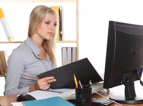 Tips Posisi Duduk Saat Menggunakan Komputer Yang Baik